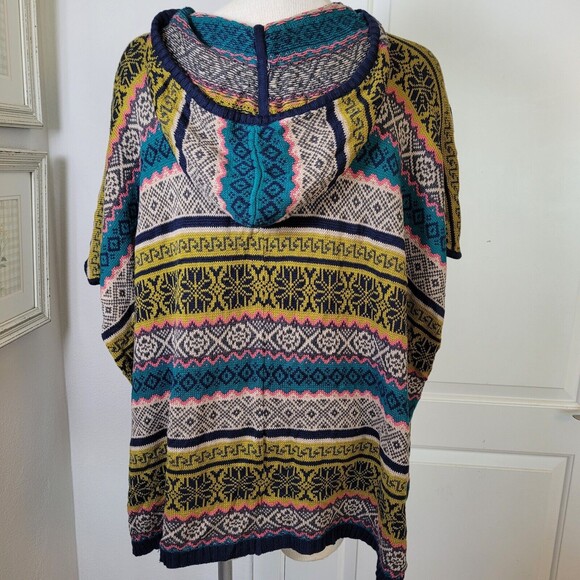 Forever 21 Poncho Cape Colorful Aztec Toggle Front Women Small Oversized - Picture 3 of 11